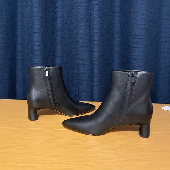 Vince Hilda Leather Ankle Boot - Picture 6 of 8